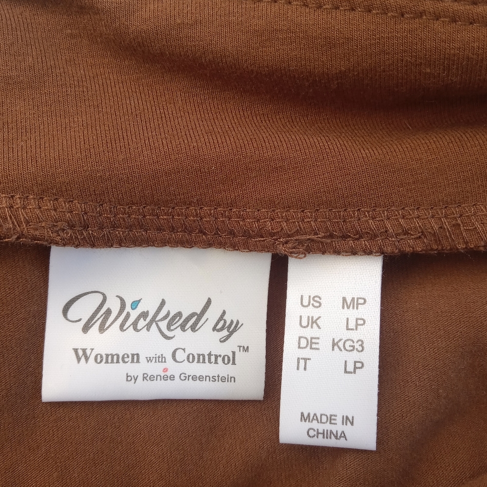 NWOT Wicked by Women with Control Petite Cropped Cargo Pants, PM - Picture 2 of 4